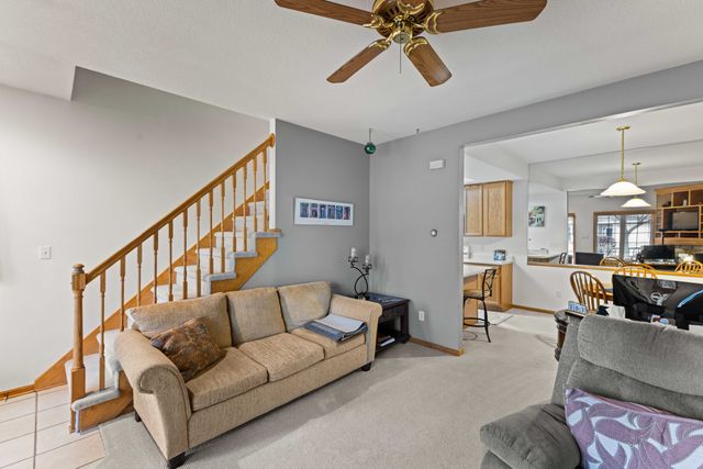 10415 Hickory Drive 9, Urbandale, IA 50322