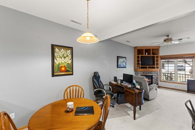 10415 Hickory Drive 9, Urbandale, IA 50322