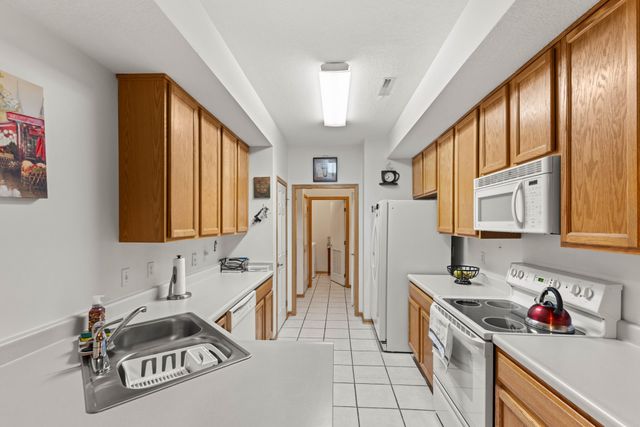 10415 Hickory Drive 9, Urbandale, IA 50322