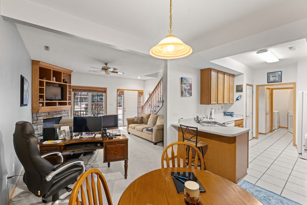 10415 Hickory Drive 9, Urbandale, IA 50322