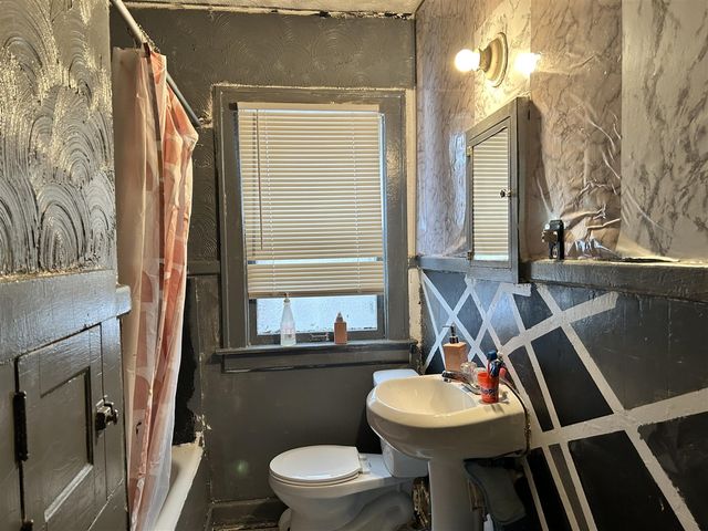 15500 Indiana Street, Detroit, MI 48238