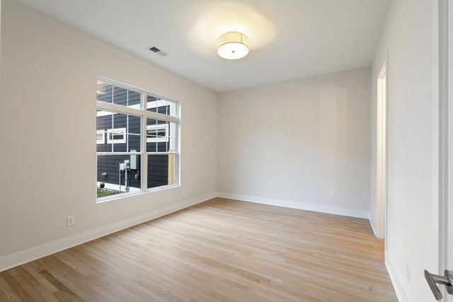 704 26th Ave, N, Nashville, TN 37208