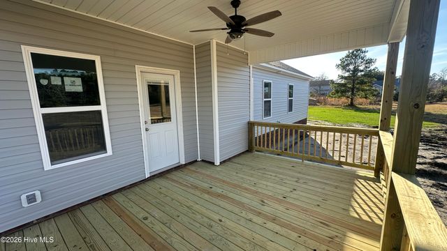 113 Camelot Drive, Holly Ridge, NC 28445