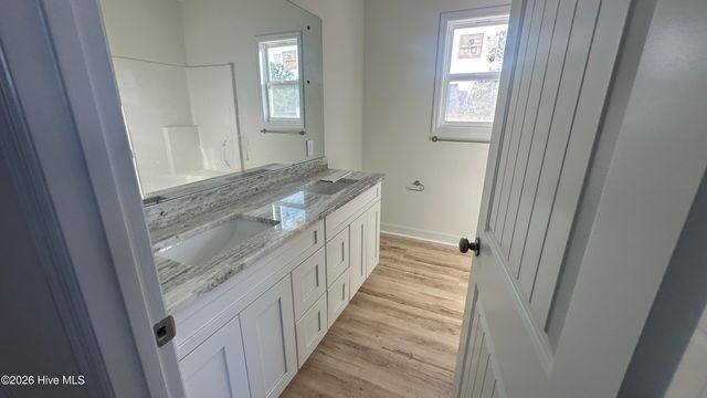 113 Camelot Drive, Holly Ridge, NC 28445