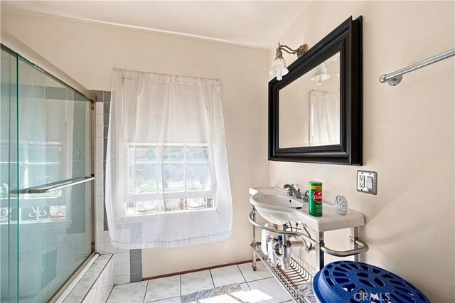 1826 Wellington Road, Los Angeles, CA 90019