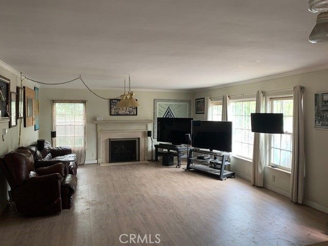 1826 Wellington Road, Los Angeles, CA 90019