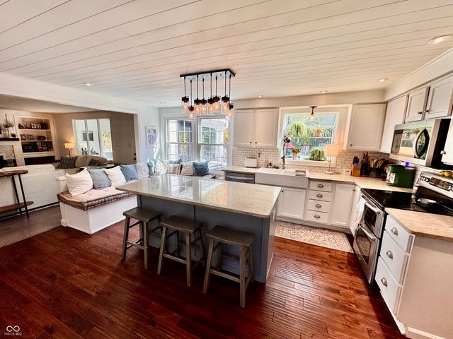 6607 Stearns Hill Drive, Indianapolis, IN 46237