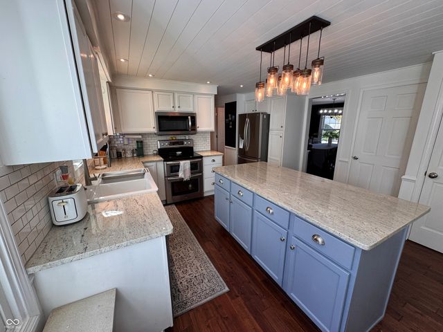 6607 Stearns Hill Drive, Indianapolis, IN 46237