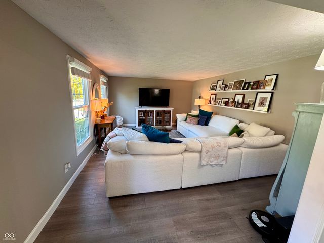 6607 Stearns Hill Drive, Indianapolis, IN 46237