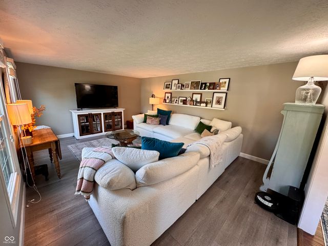 6607 Stearns Hill Drive, Indianapolis, IN 46237