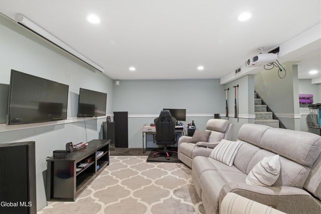 35 Bolivar Avenue, Troy, NY 12180