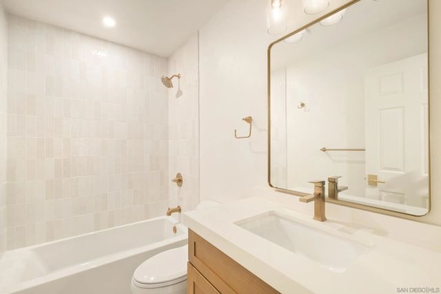 17925 Caminito Pinero 270, San Diego, CA 92128