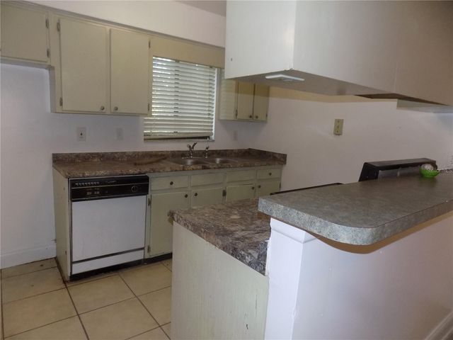 713 SW 69 STREET, Gainesville, FL 32607