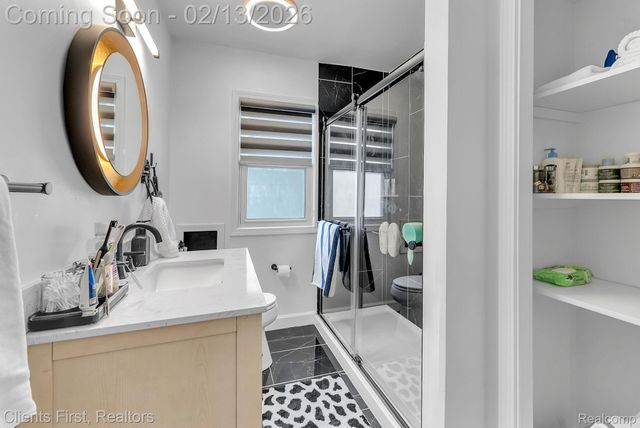 20524 Carlysle Street, Dearborn, MI 48124