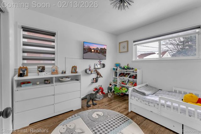 20524 Carlysle Street, Dearborn, MI 48124