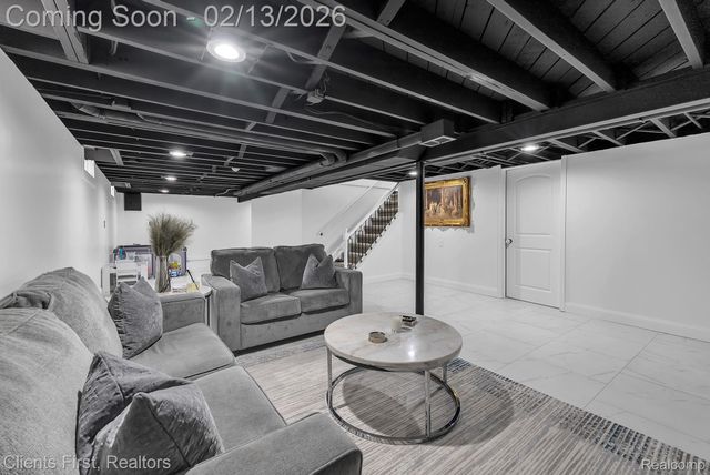 20524 Carlysle Street, Dearborn, MI 48124