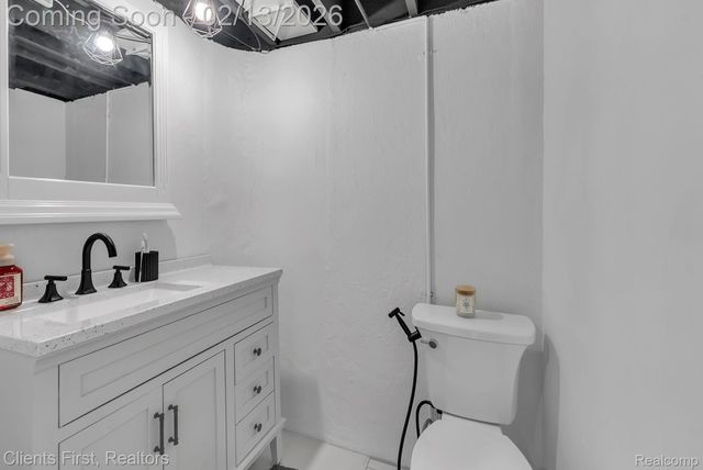 20524 Carlysle Street, Dearborn, MI 48124