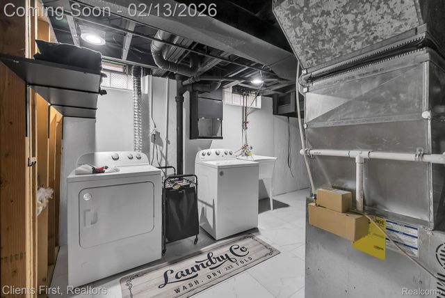 20524 Carlysle Street, Dearborn, MI 48124