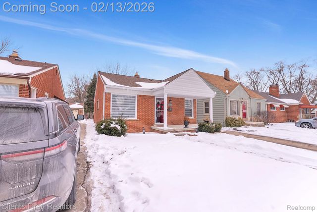 20524 Carlysle Street, Dearborn, MI 48124