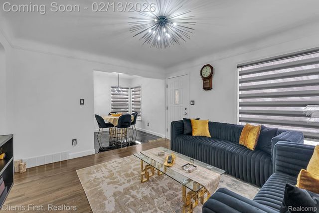 20524 Carlysle Street, Dearborn, MI 48124