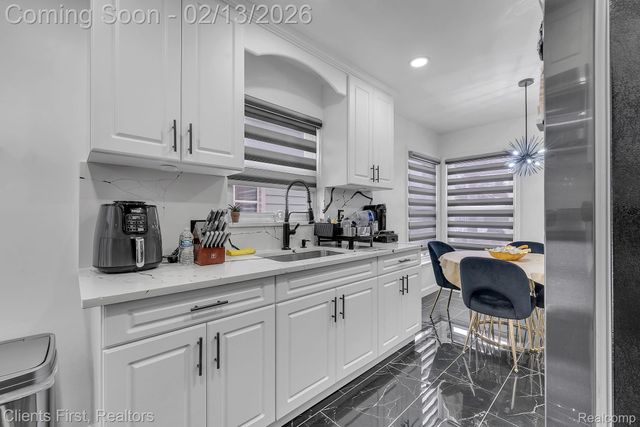 20524 Carlysle Street, Dearborn, MI 48124