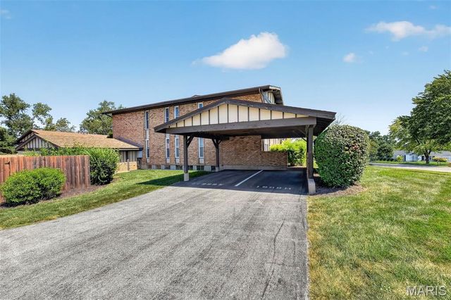 11999 Villa Dorado Drive E, St Louis, MO 63146
