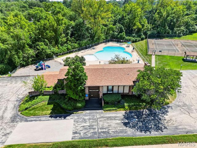 11999 Villa Dorado Drive E, St Louis, MO 63146