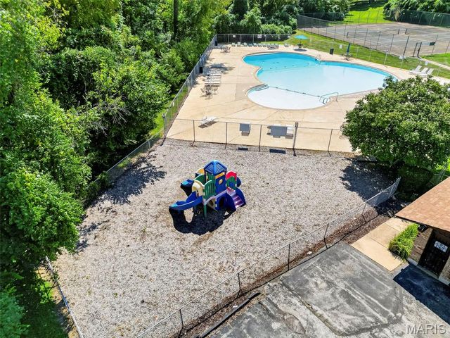 11999 Villa Dorado Drive E, St Louis, MO 63146