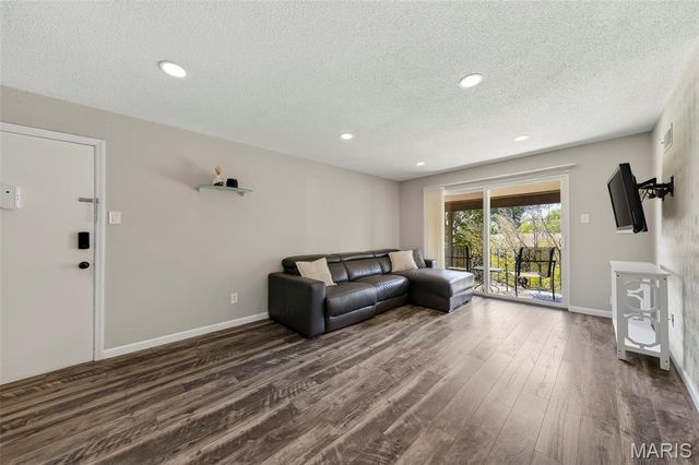 11999 Villa Dorado Drive E, St Louis, MO 63146