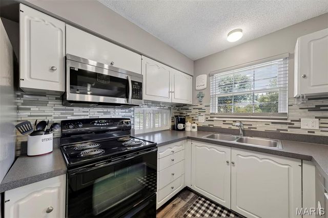 11999 Villa Dorado Drive E, St Louis, MO 63146