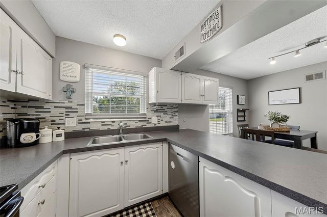 11999 Villa Dorado Drive E, St Louis, MO 63146