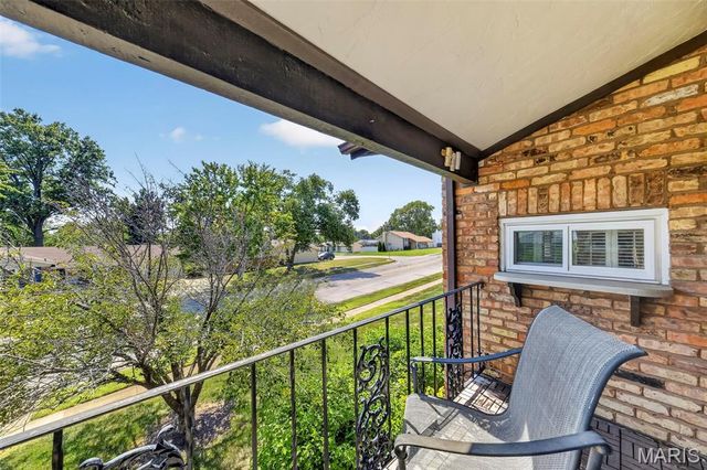 11999 Villa Dorado Drive E, St Louis, MO 63146