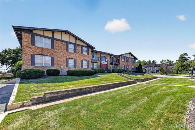 11999 Villa Dorado Drive E, St Louis, MO 63146