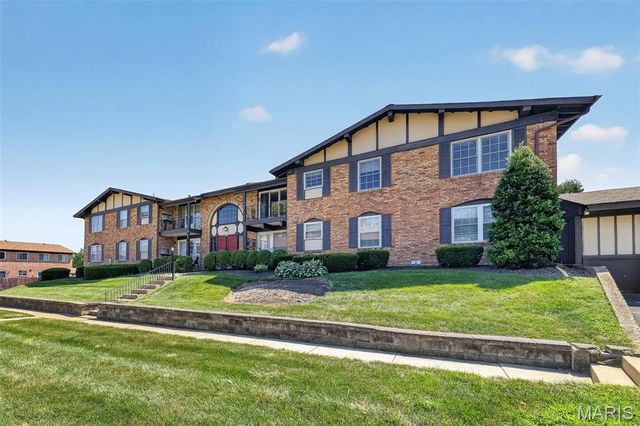11999 Villa Dorado Drive E, St Louis, MO 63146