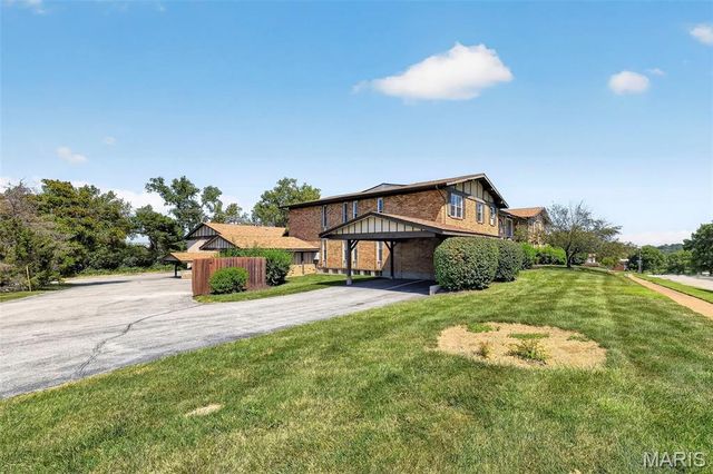 11999 Villa Dorado Drive E, St Louis, MO 63146