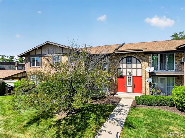 11999 Villa Dorado Drive E, St Louis, MO 63146
