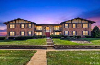 11999 Villa Dorado Drive E, St Louis, MO 63146