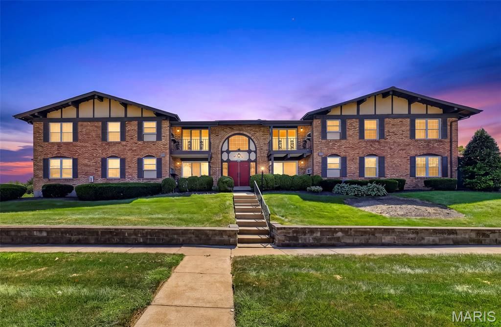 11999 Villa Dorado Drive E, St Louis, MO 63146