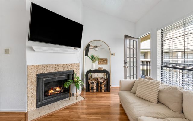 4800 W Lovers Lane 312, Dallas, TX 75209