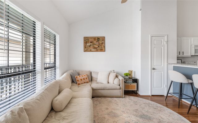 4800 W Lovers Lane 312, Dallas, TX 75209