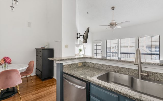 4800 W Lovers Lane 312, Dallas, TX 75209