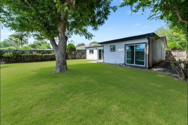 5010 Malmedy Road, Houston, TX 77033