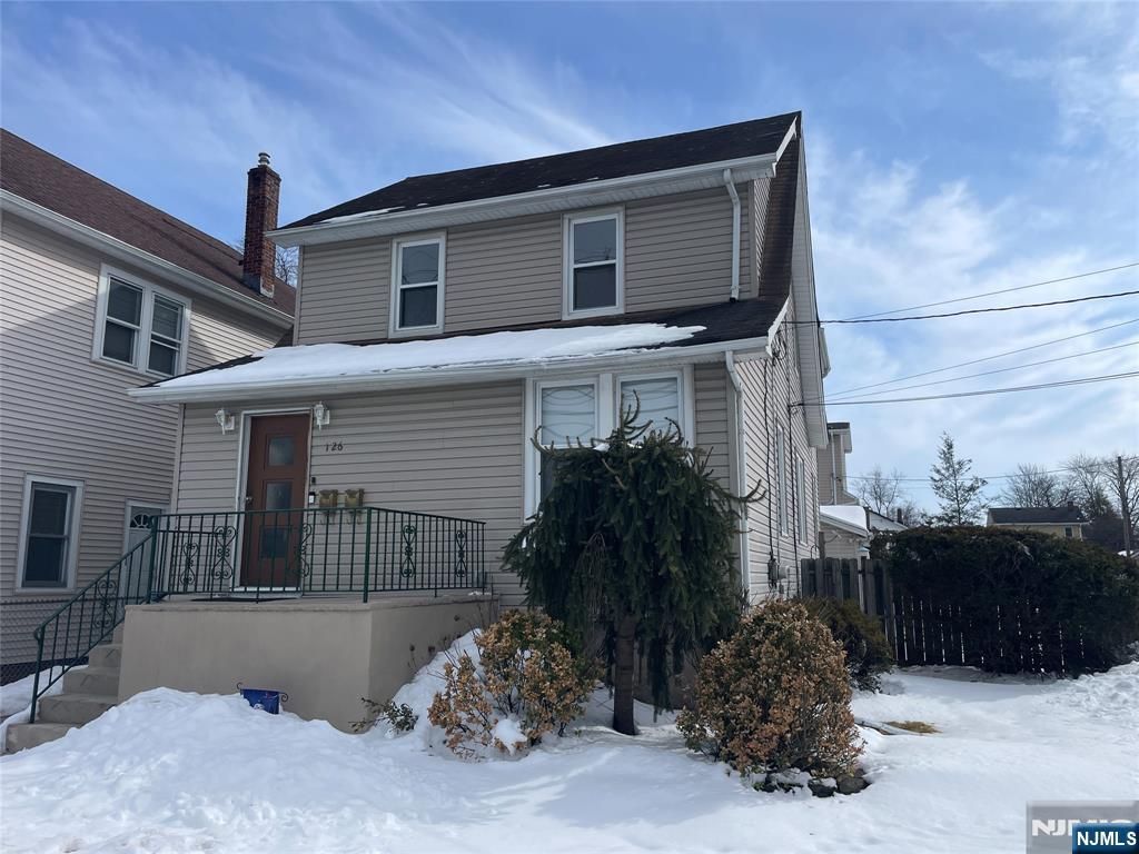 126 Hickory Avenue, Bergenfield, NJ 07621