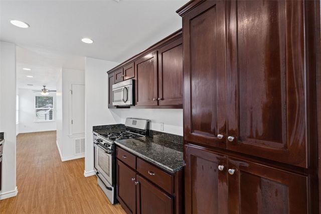 1611 E 13th ST B, Austin, TX 78702