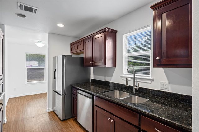 1611 E 13th ST B, Austin, TX 78702