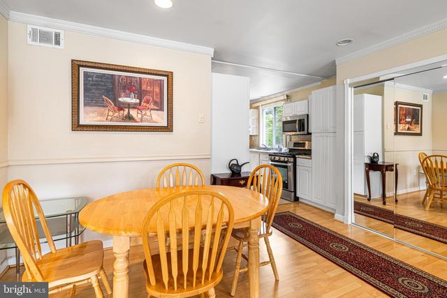 906 OAK TER, Southampton, PA 18966