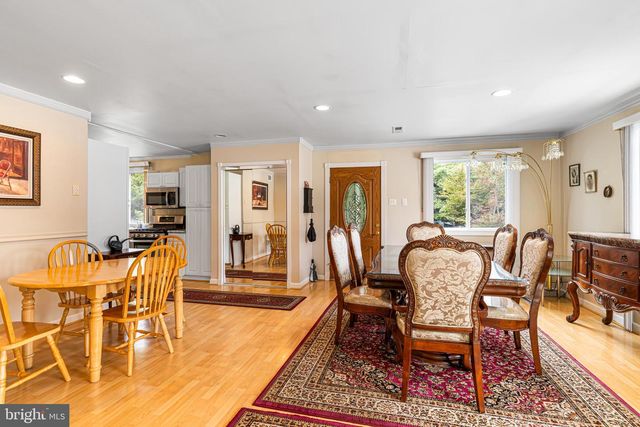906 OAK TER, Southampton, PA 18966
