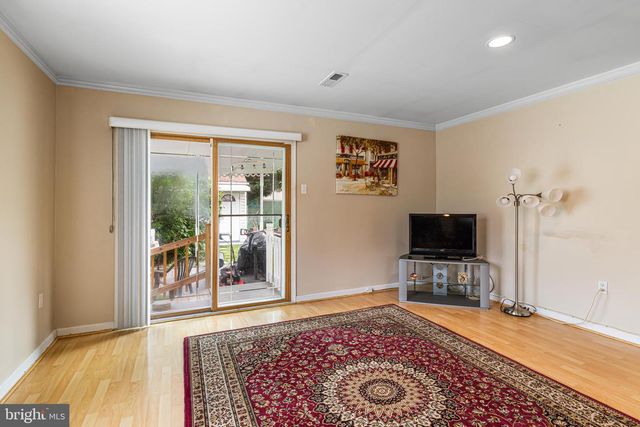 906 OAK TER, Southampton, PA 18966