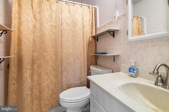 906 OAK TER, Southampton, PA 18966