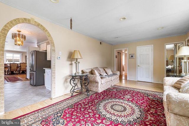 906 OAK TER, Southampton, PA 18966